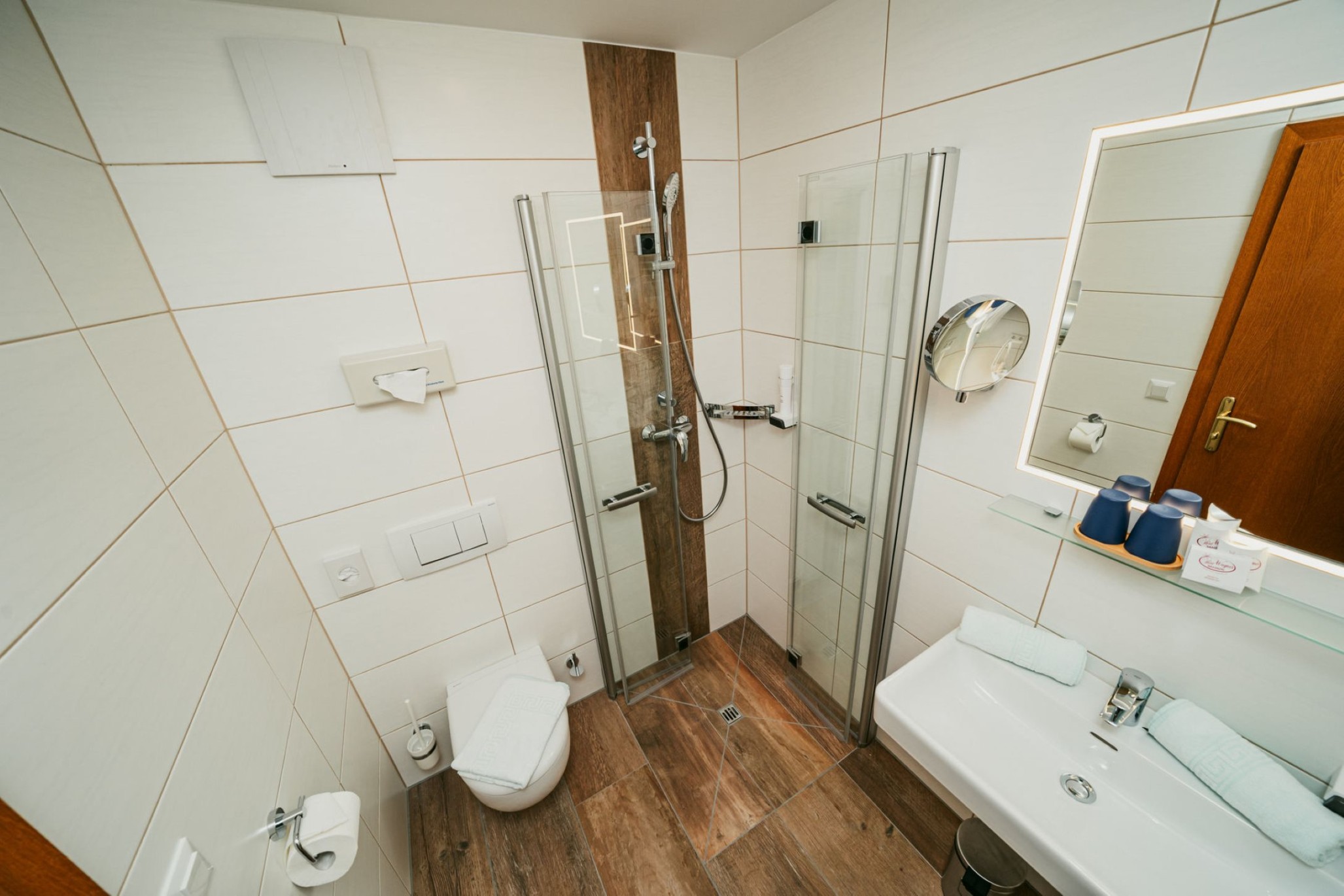 Modernes Badezimmer im Apparthotel Samson