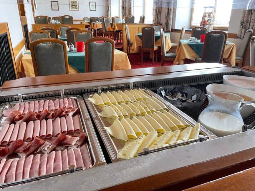 Frühstücksbuffet im Hotel Tauernpasshöhe in Obertauern, Salzburger Land