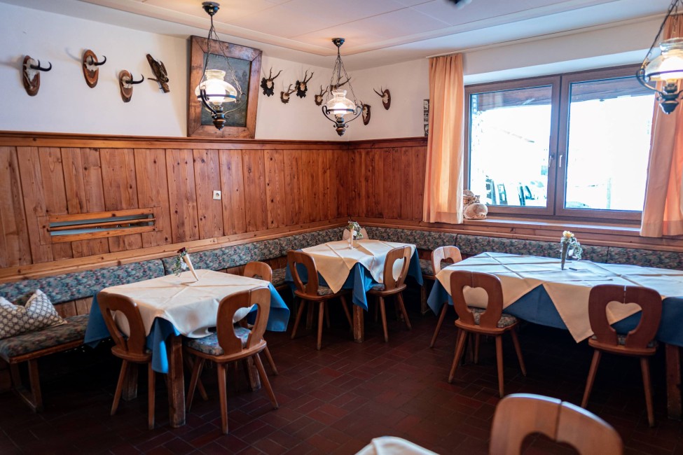 Gemütlicher Frühstücksbereich im Hotel Tauernpasshöhe in Obertauern